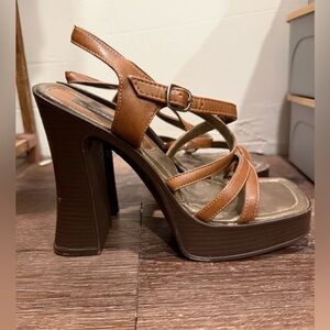 Vintage Candies Strappy thick heels